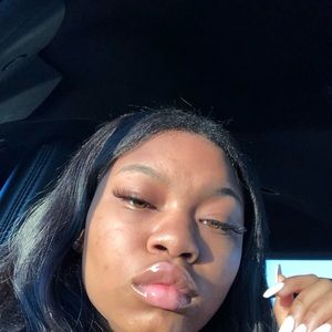 Meet your Posher, Bailey